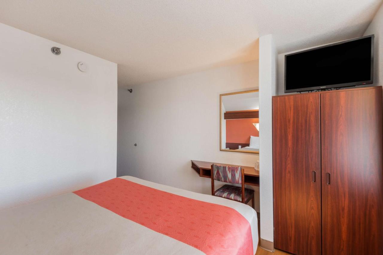 Motel 6-Olathe, Ks Buitenkant foto