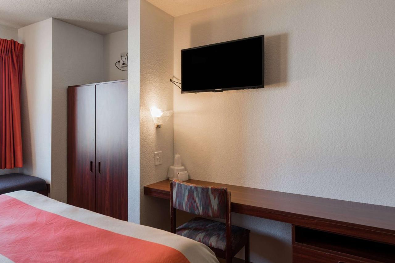 Motel 6-Olathe, Ks Buitenkant foto