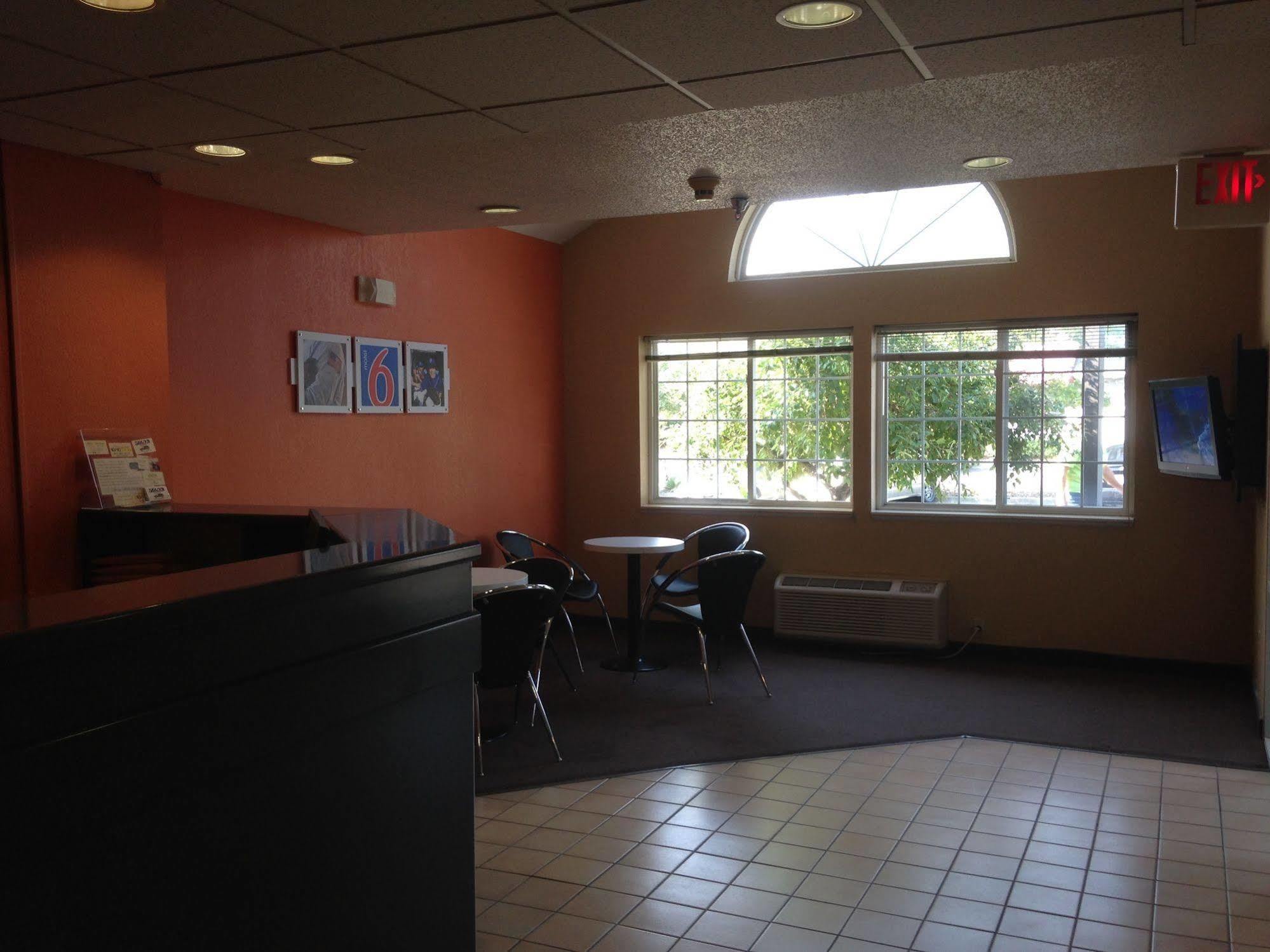 Motel 6-Olathe, Ks Buitenkant foto