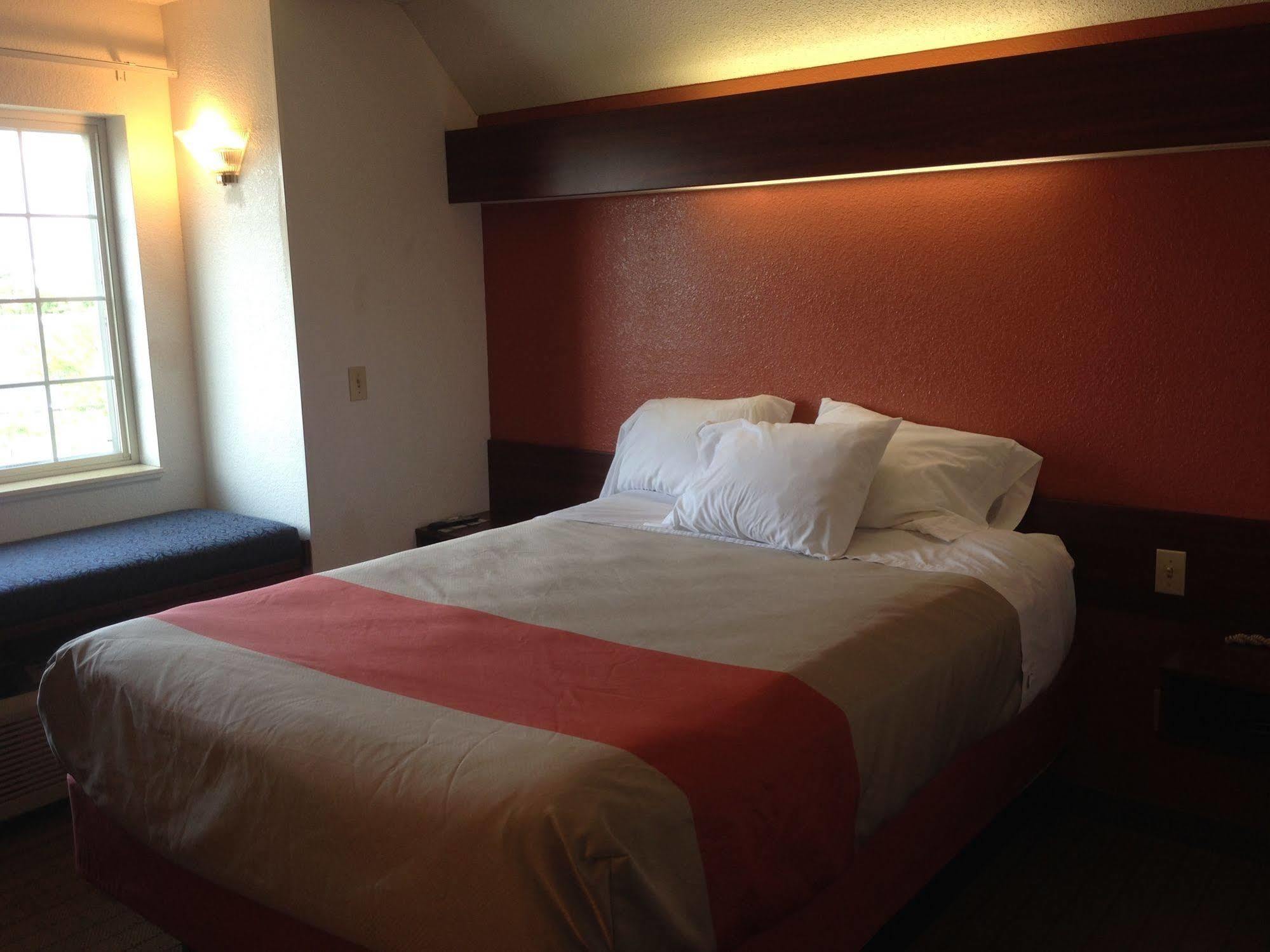 Motel 6-Olathe, Ks Buitenkant foto