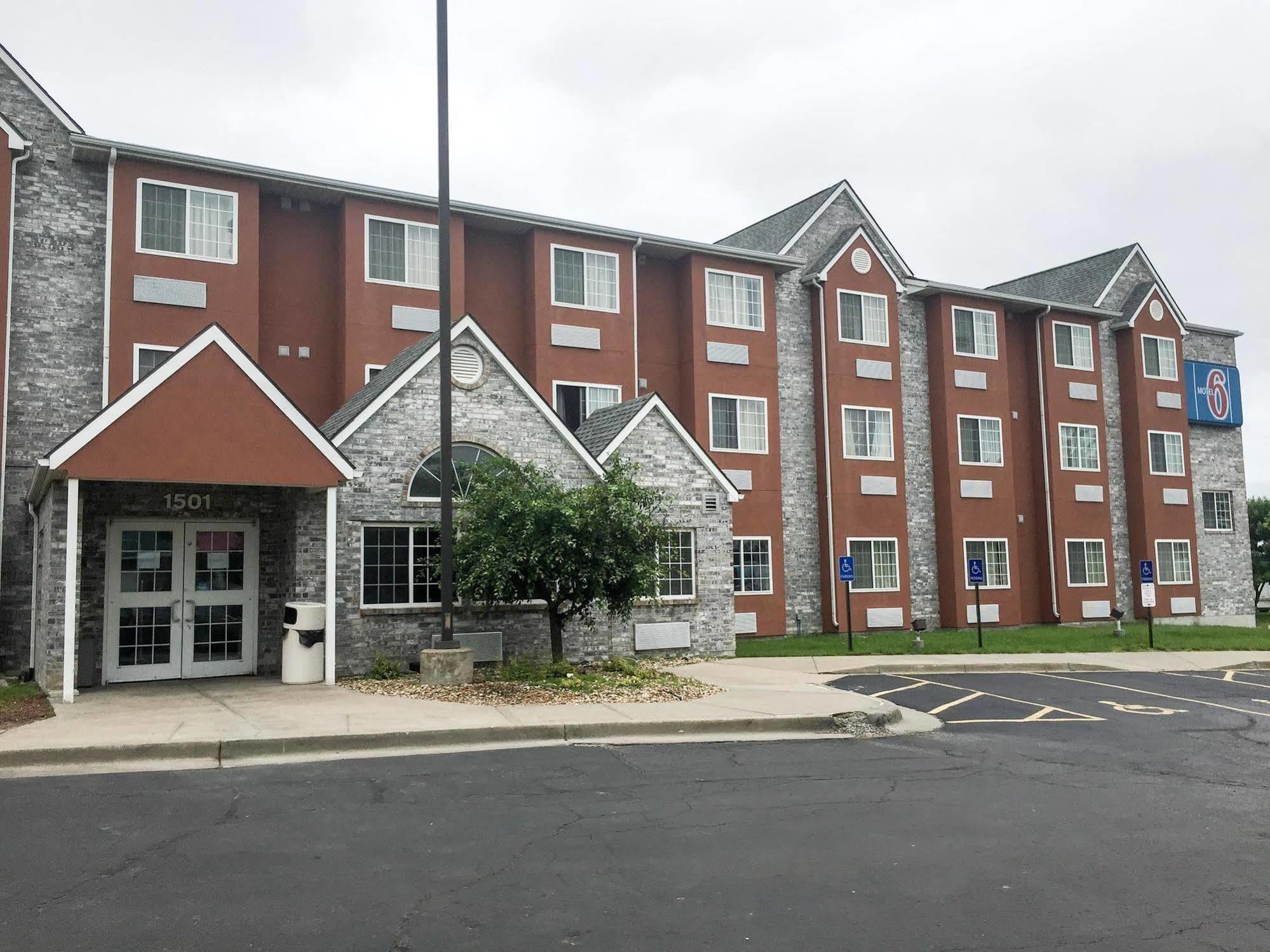 Motel 6-Olathe, Ks Buitenkant foto